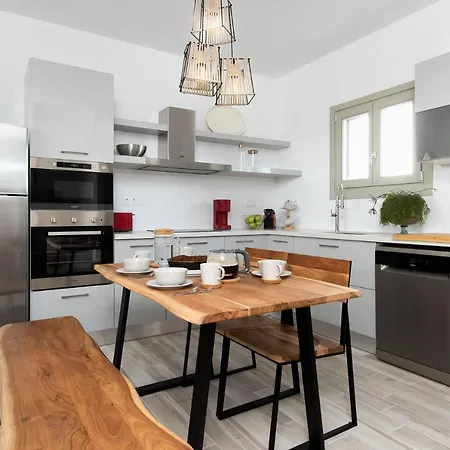Plaka Naxos Sofia Sleeps 7 Holiday home Maragkas
